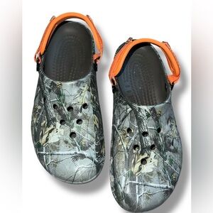 Men’s Crocs Baya Realtree Edge Clogs. Size 11